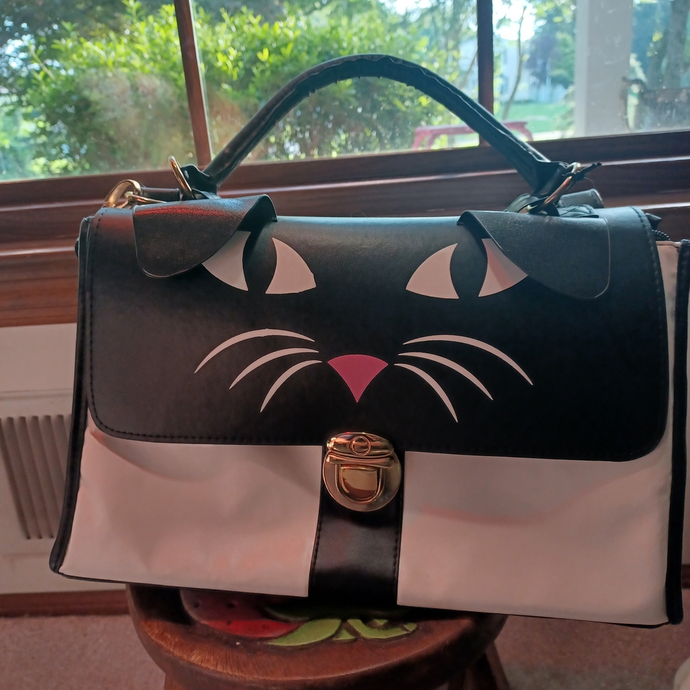 Portable Wine Cooler Black and White with Cat Design